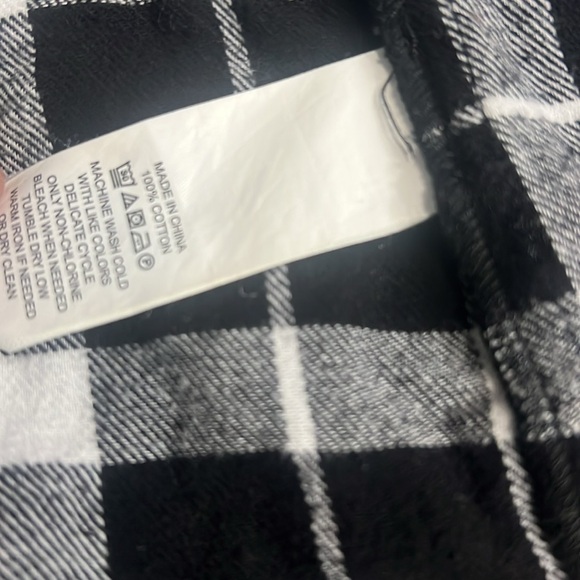 Kate Spade, New York black and white checkered long sleeve shirt, size medium - Picture 14 of 14